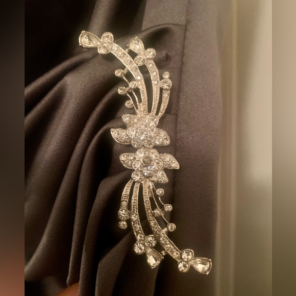 David’s Bridal Pewter Satin Gown With Side Drape Brooch Size 8 - Picture 5 of 6